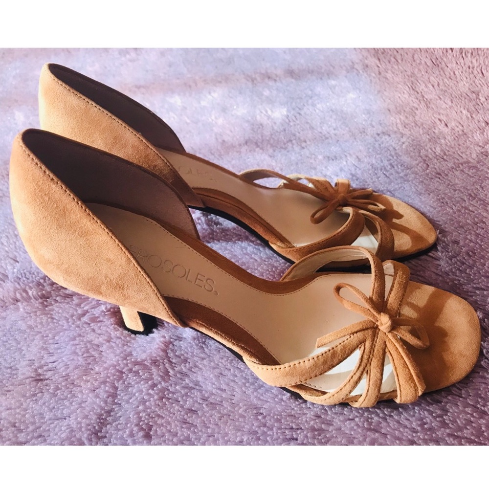 👛 AEROSOLES Kitten Heel Leather Suede Pumps 6.5
